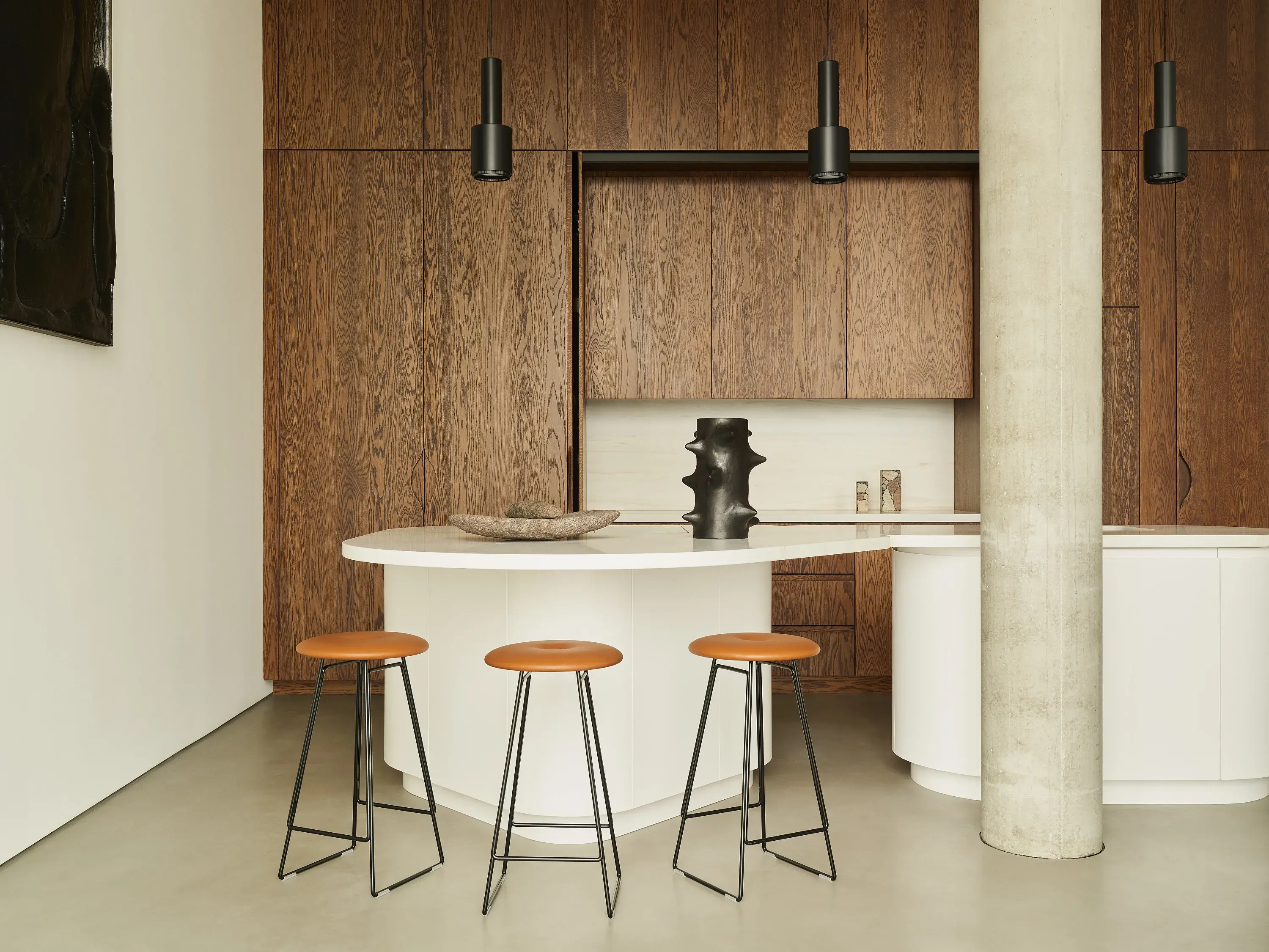 Tom Dixon Küche mit rundem Bartresen HdM One Park Drive
