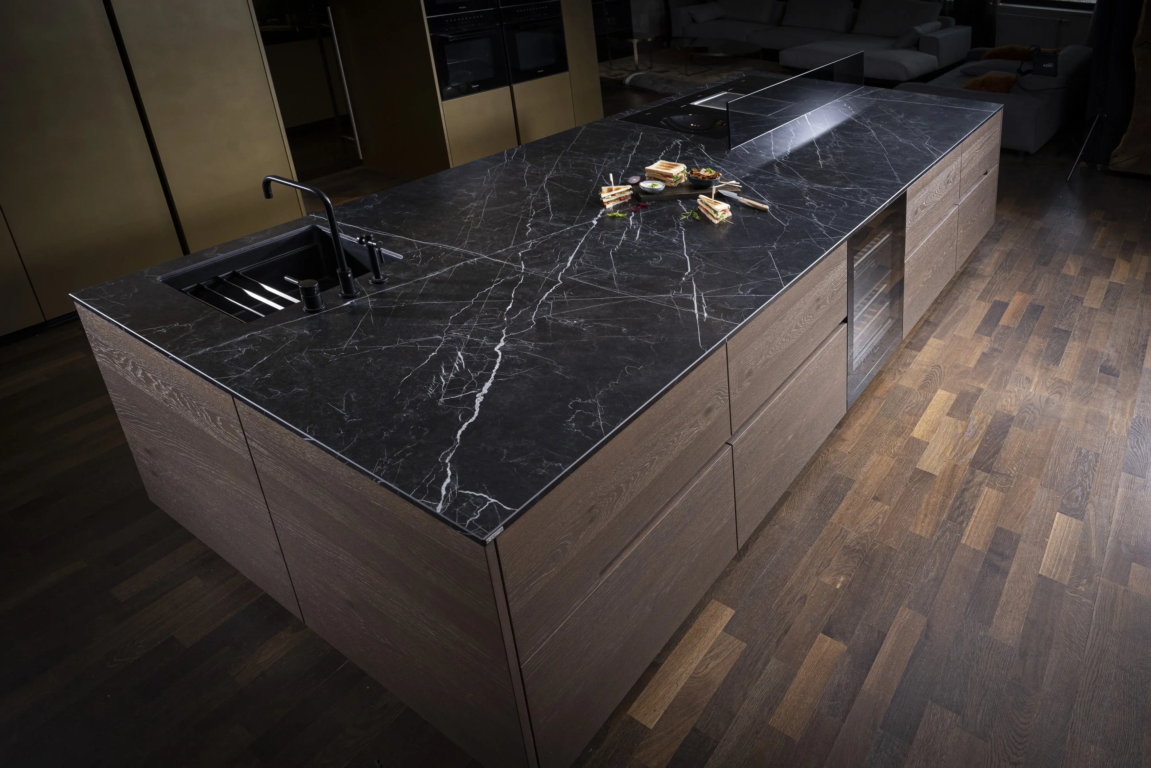 Strasser Keramik-Arbeitsplatte Pietra Marquina Fotocredit STRASSER Steine